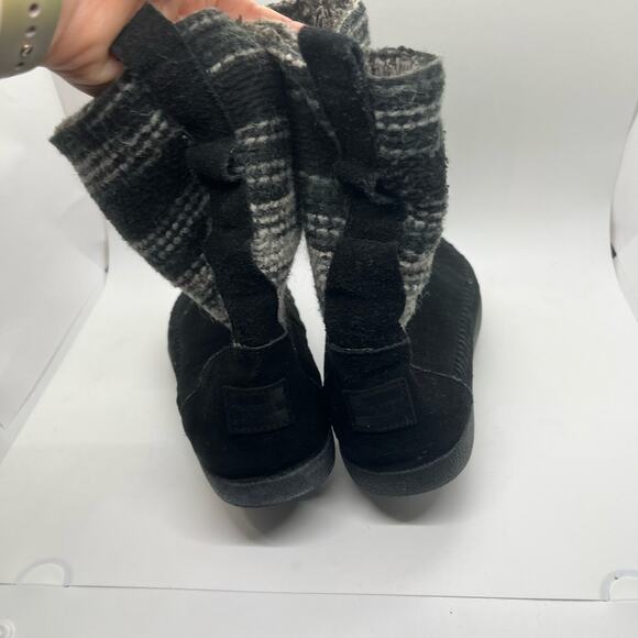 Toms Nepal Black White and Grey Leather Moccasin Boots Size 6 - Picture 3 of 5